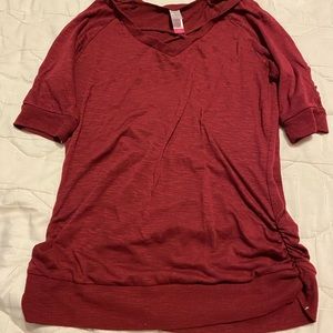 No boundaries dark red/maroon size L
